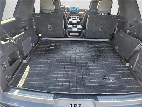 Used 2023 Lincoln Navigator Reserve AWD/4WD image 6