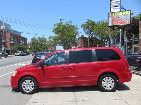 Used 2014 Dodge Grand Caravan SE w/ Quick Order Package 29E SE FWD image 7