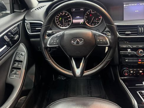 Used 2017 INFINITI QX30 Premium w/ Navigation Package FWD image 21