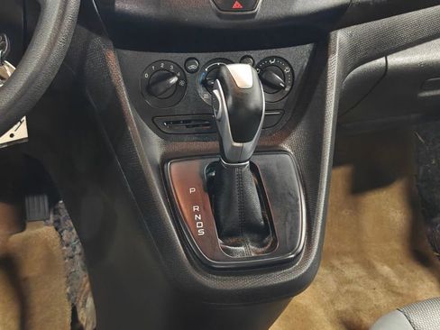 Used 2016 Ford Transit Connect XL image 6