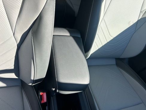 New 2026 Volkswagen Tiguan SE FWD image 37