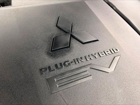 Used 2023 Mitsubishi Outlander 4WD Plug-In Hybrid image 31