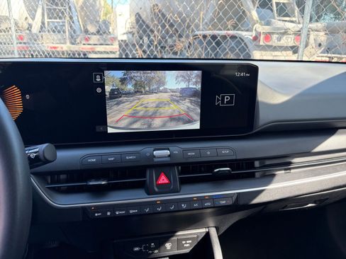 Used 2025 Kia K4 LXS image 17