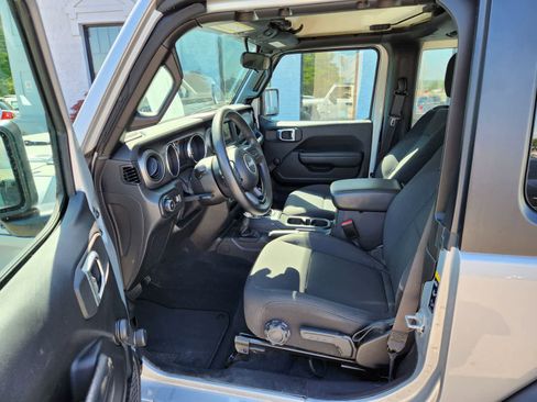 Used 2023 Jeep Wrangler Sport AWD/4WD image 15