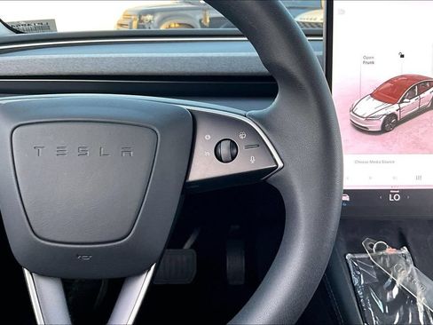 Used 2025 Tesla Model 3 Long Range RWD image 12