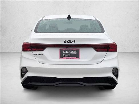 Used 2023 Kia Forte LXS w/ LXS Technology Package image 7