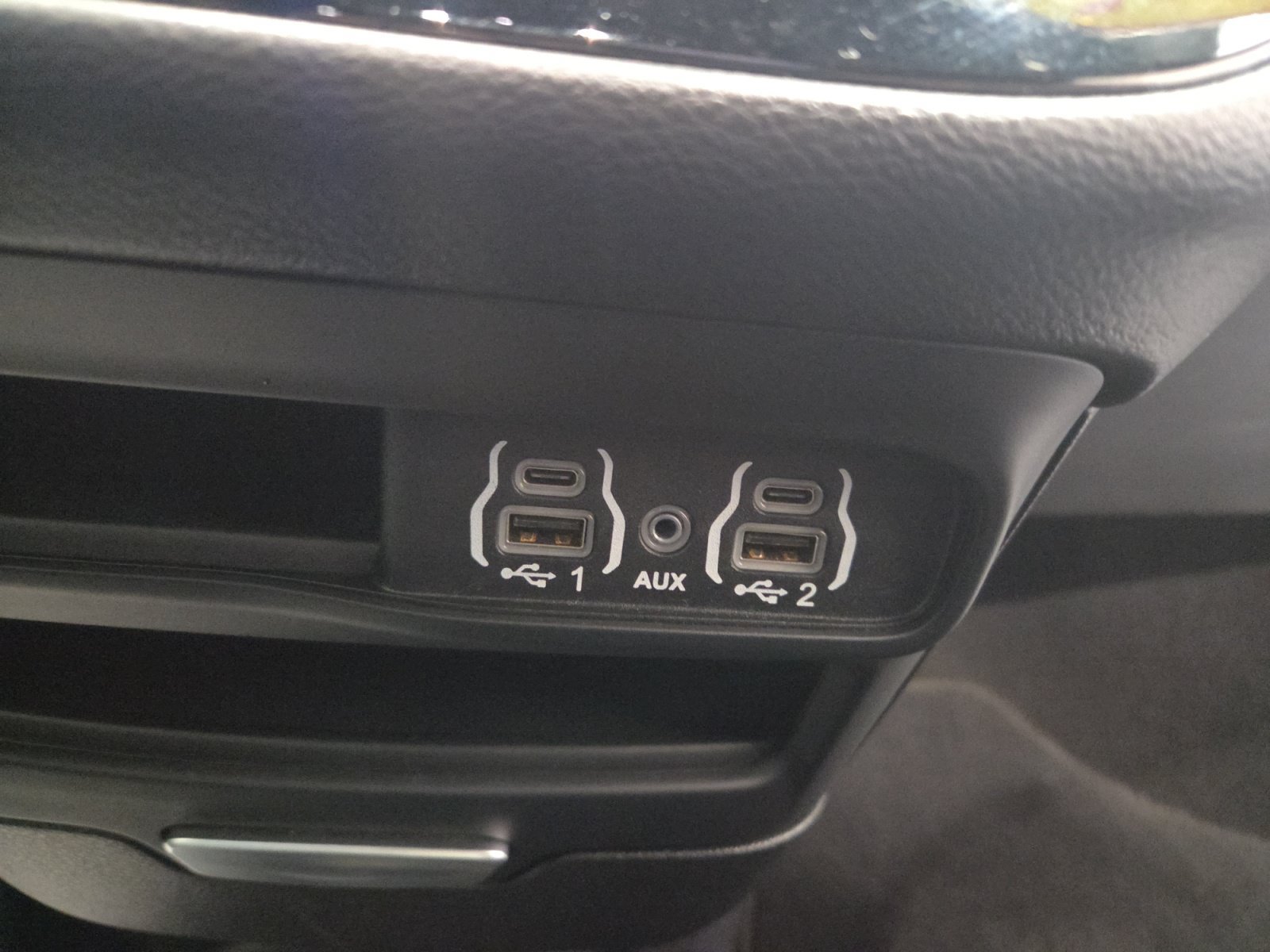 Used 2025 Chrysler Pacifica Select FWD image 21