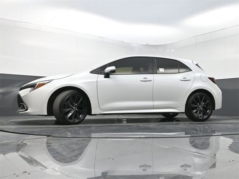 Used 2024 Toyota Corolla XSE image 28