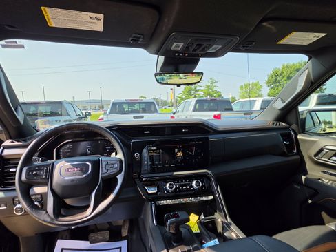 Certified 2023 GMC Sierra 1500 AT4 w/ Technology Package AWD/4WD image 21