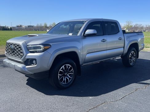 Used 2023 Toyota Tacoma TRD Sport image 5