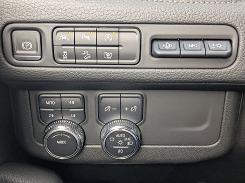 Used 2023 GMC Yukon Denali image 21