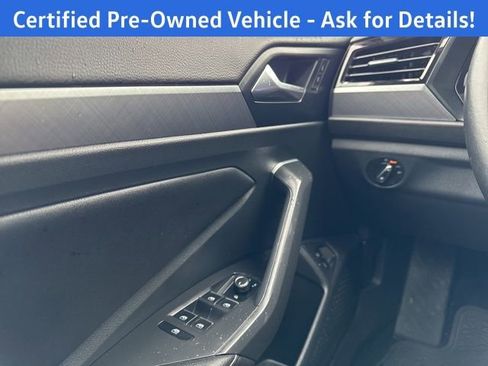 Certified 2024 Volkswagen Jetta SE w/ Panoramic Sunroof Package FWD image 18
