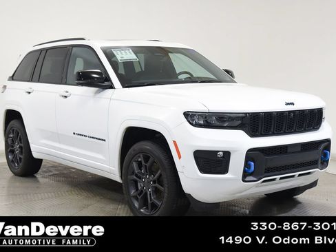 Used 2025 Jeep Grand Cherokee Limited 4xe AWD/4WD image 1