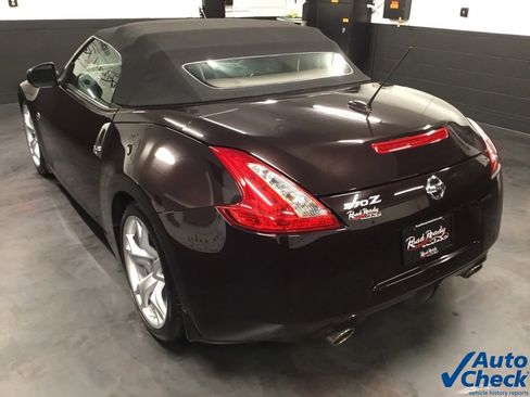 Used 2010 Nissan 370Z Touring w/ Sport Pkg image 18