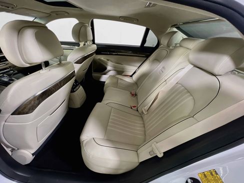 Used 2019 Genesis G90 3.3T Premium RWD image 25