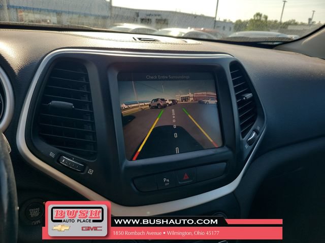 Used 2018 Jeep Cherokee Latitude Plus w/ Comfort/Convenience Group AWD/4WD image 29