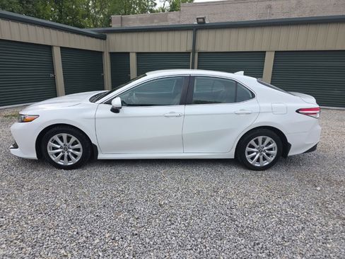 Certified 2020 Toyota Camry LE FWD image 3