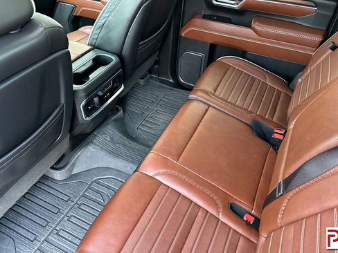 Used 2024 GMC Sierra 3500 Denali Ultimate image 14