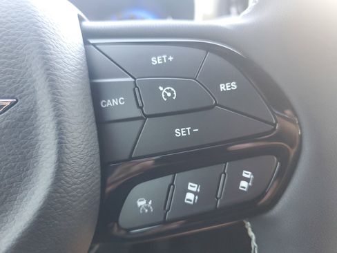 New 2026 Chrysler Pacifica Select image 13