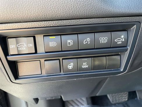 Used 2024 Toyota Sequoia Limited image 19