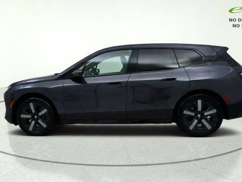 Used 2024 BMW iX xDrive50 w/ Sport Package AWD/4WD image 6