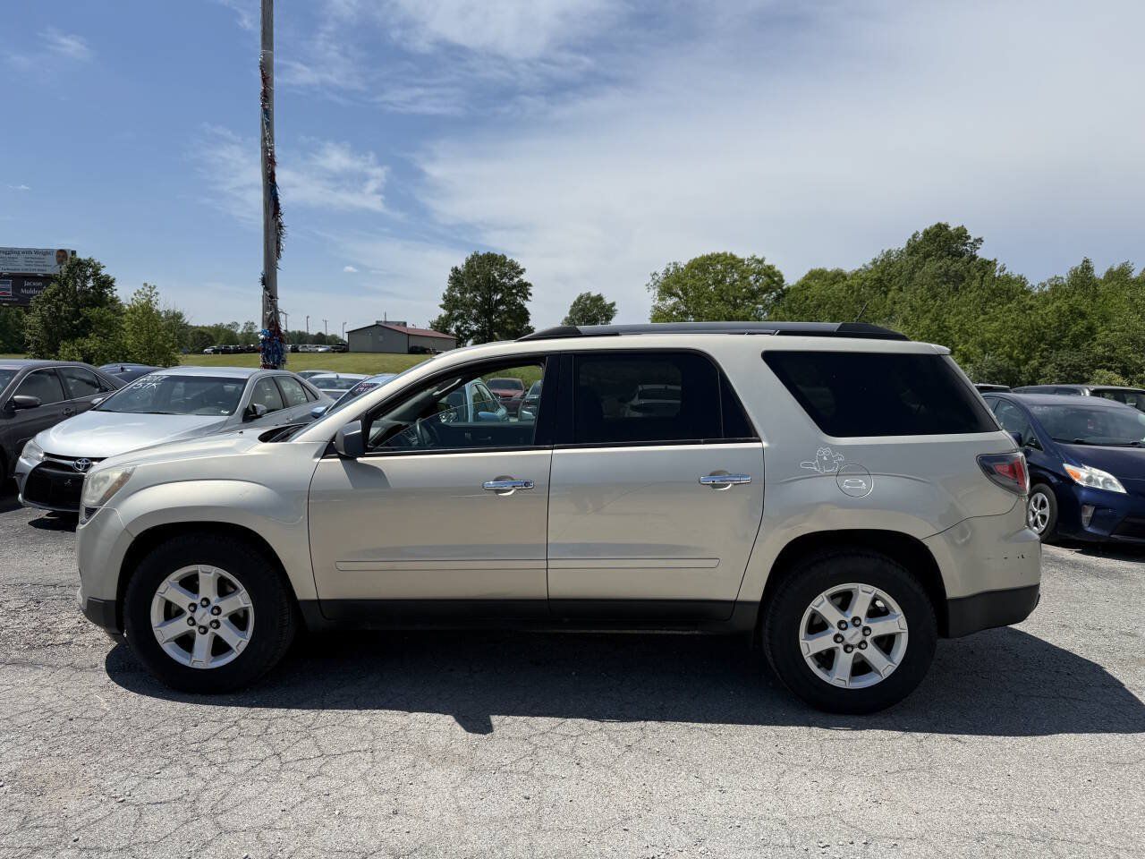 Used 2013 GMC Acadia SLE FWD image 3