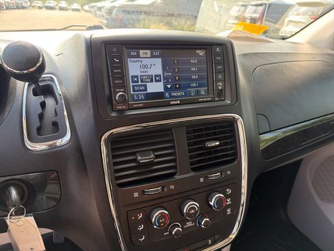 Used 2012 Dodge Grand Caravan SE FWD image 27