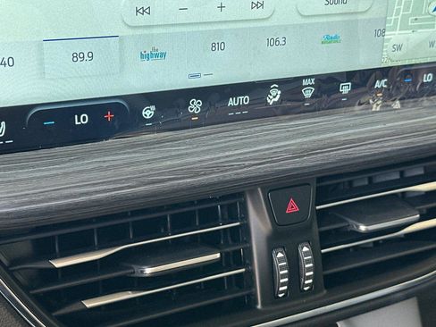 New 2024 Ford Escape Platinum w/ Premium Technology Package image 18