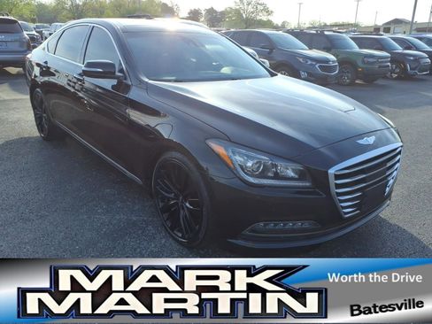 Used 2015 Hyundai Genesis 5.0 image 1