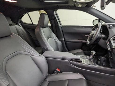 Used 2020 Lexus UX 250h w/ Premium Package AWD/4WD image 39