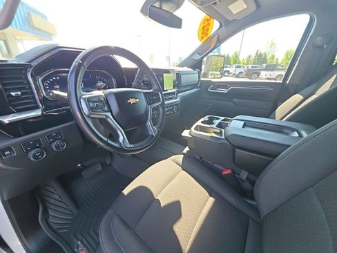Used 2025 Chevrolet Silverado 2500 LT AWD/4WD image 22