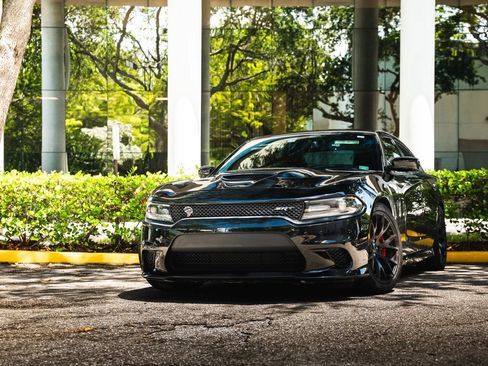 Used 2016 Dodge Charger SRT Hellcat w/ Harman/Kardon Audio Group RWD image 2