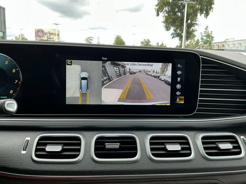 Used 2020 Mercedes-Benz GLS 580 4MATIC image 16
