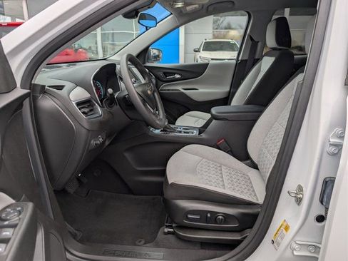Used 2024 Chevrolet Equinox LS w/ LS Convenience Package image 10