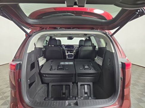 Used 2023 Kia Carnival SX Prestige FWD image 32