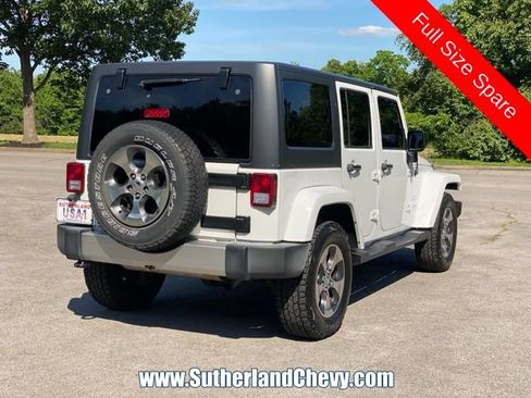 Used 2016 Jeep Wrangler Unlimited Sahara AWD/4WD image 7