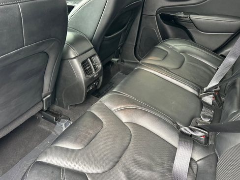 Used 2023 Jeep Cherokee Altitude Lux image 12