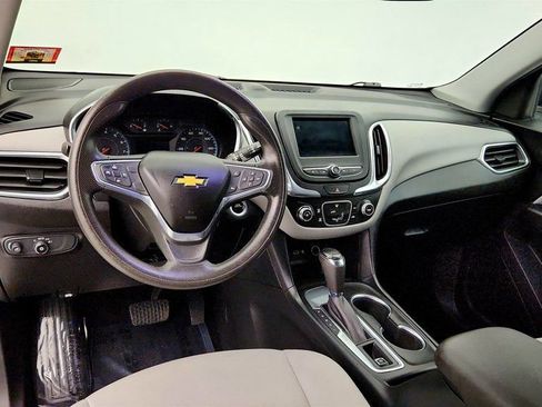 Used 2019 Chevrolet Equinox LS w/ LS Convenience Package FWD image 12