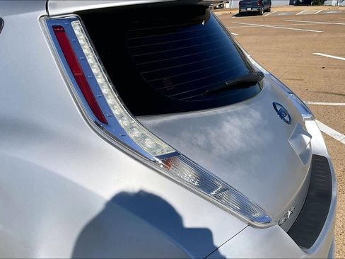 Used 2011 Nissan Leaf w/ Protection Pkg image 31