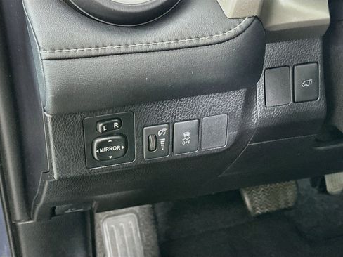 Used 2014 Toyota RAV4 Limited FWD image 16