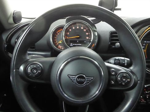 Used 2019 MINI Cooper Clubman ALL4 w/ Premium Package image 11