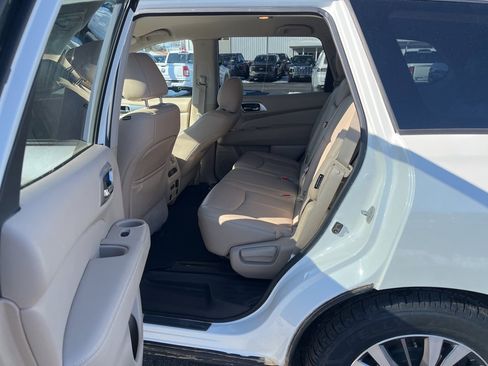 Used 2019 Nissan Pathfinder SL image 13