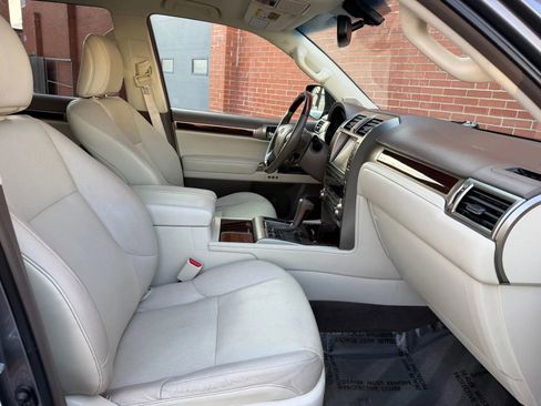 Used 2017 Lexus GX 460 image 21