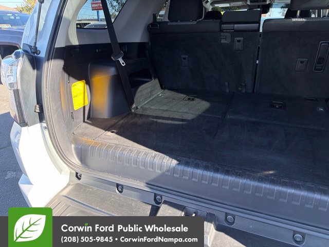 Used 2021 Toyota 4Runner SR5 AWD/4WD image 31