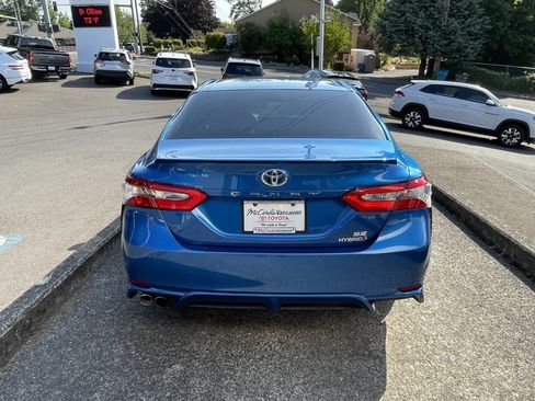 Used 2018 Toyota Camry SE FWD image 5
