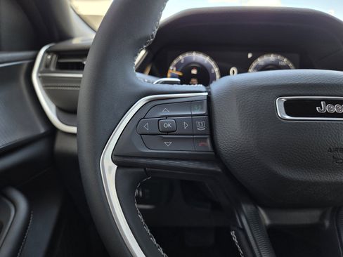New 2026 Jeep Grand Cherokee Laredo AWD/4WD image 39