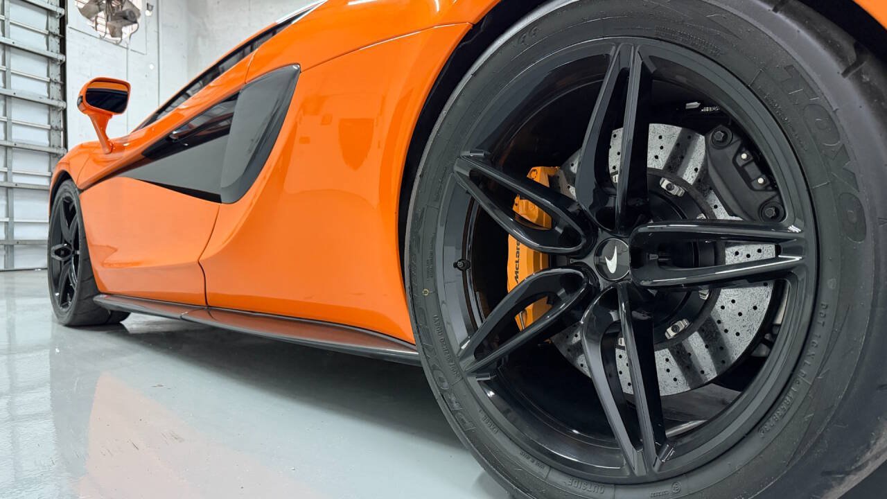 Used 2017 McLaren 570S Coupe RWD image 18