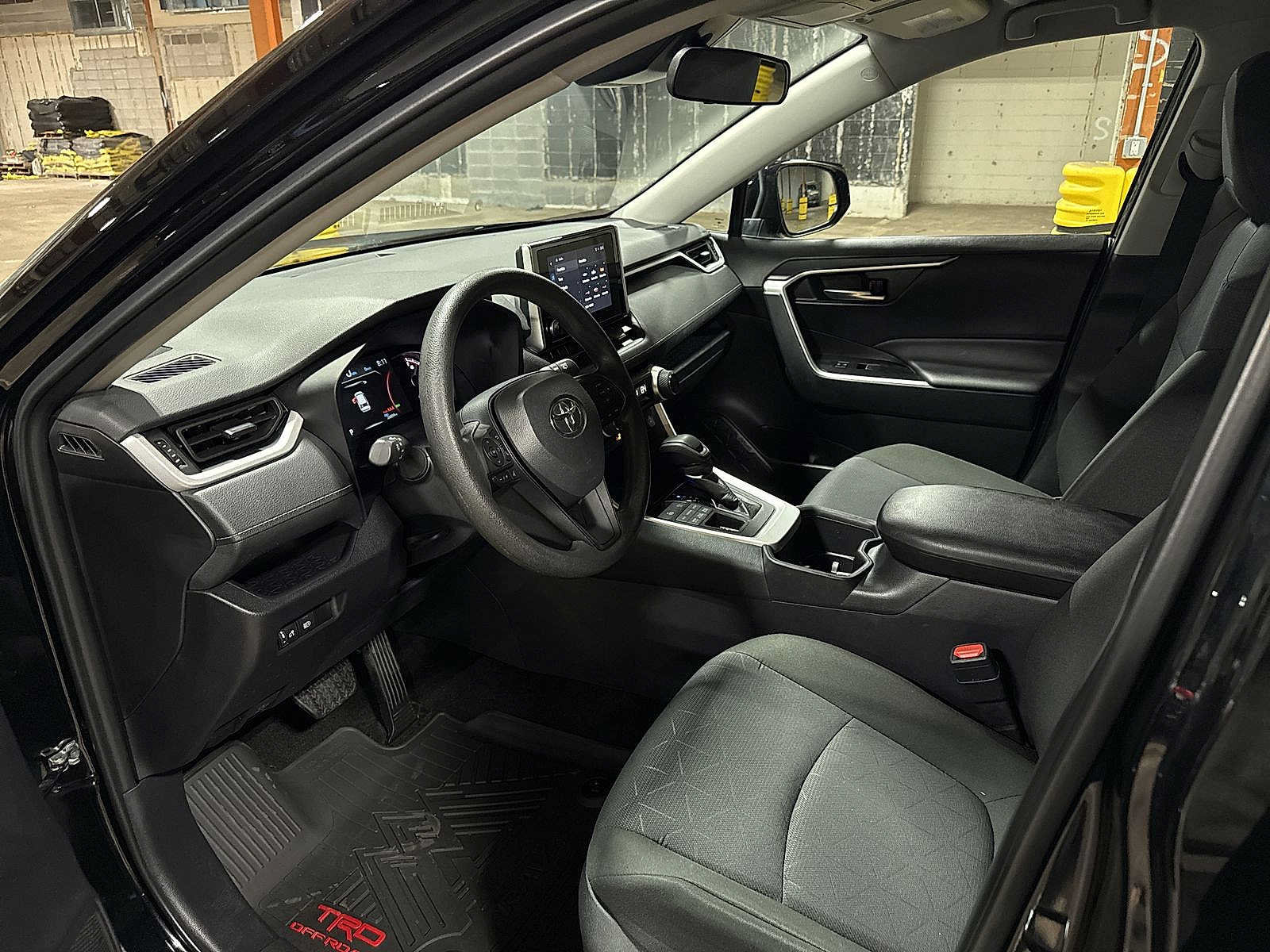 Certified 2025 Toyota RAV4 XLE AWD/4WD image 28