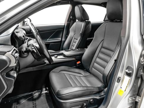 Used 2019 Lexus IS 300 RWD image 34