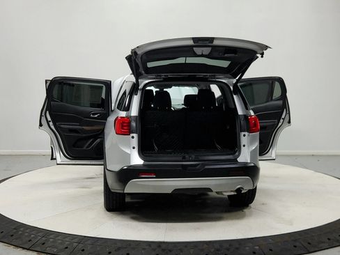 Used 2018 GMC Acadia SLE FWD image 15